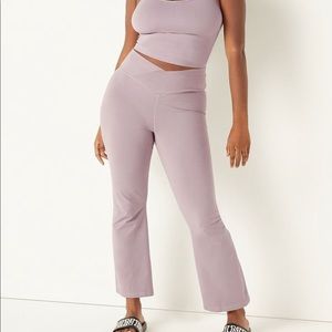 NWT❗️Victoria’s Secret PINK High-Waisted V Crossover Flare Yoga Pants